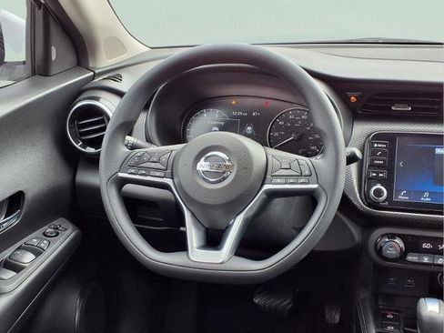 Certified 2021 Nissan Kicks SV FWD image 14