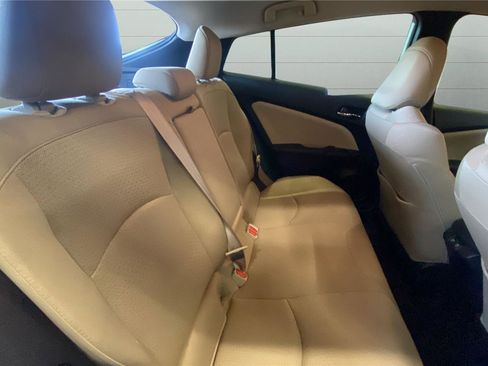 Used 2022 Toyota Prius LE image 20