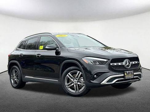 Used 2025 Mercedes-Benz GLA 250 4MATIC image 2