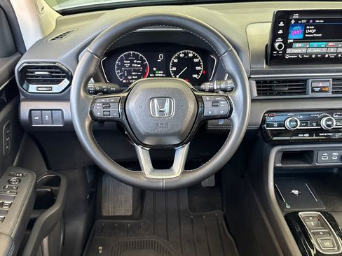 Used 2024 Honda Pilot Touring image 34
