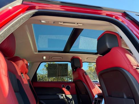 Used 2021 Land Rover Range Rover Sport HST image 33