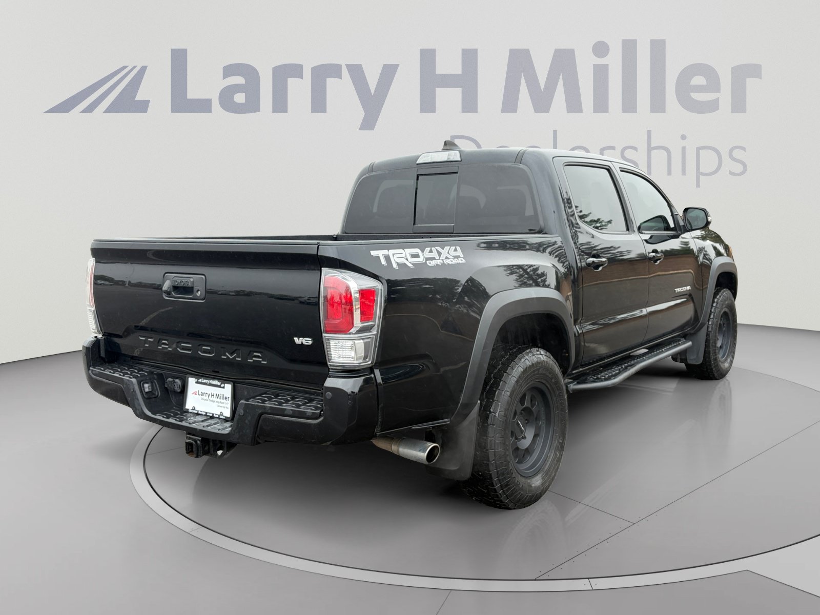 Used 2022 Toyota Tacoma TRD Off-Road w/ Technology Package AWD/4WD image 6