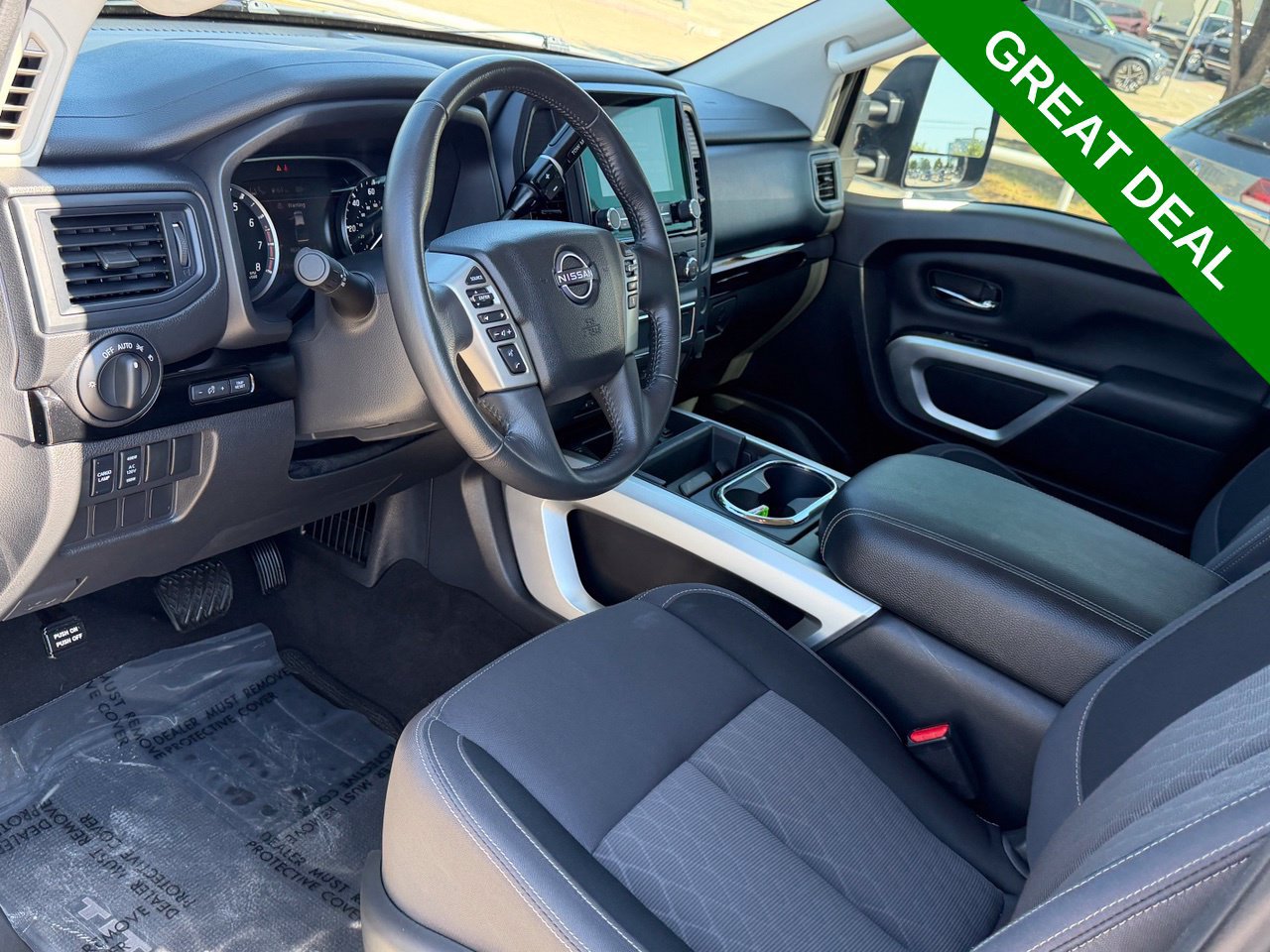 Used 2024 Nissan Titan SV w/ SV Convenience Package RWD image 16