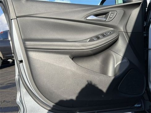 Used 2020 Buick Encore GX Preferred w/ Cold Weather Comfort Package image 12