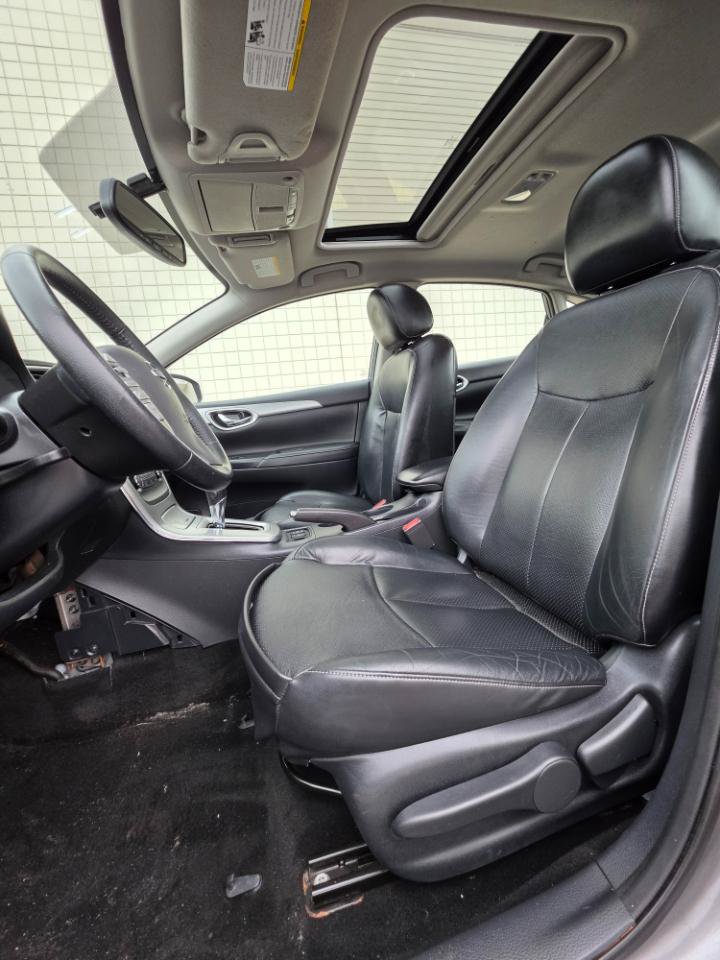 Used 2015 Nissan Sentra SR w/ SR Premium Package FWD image 11