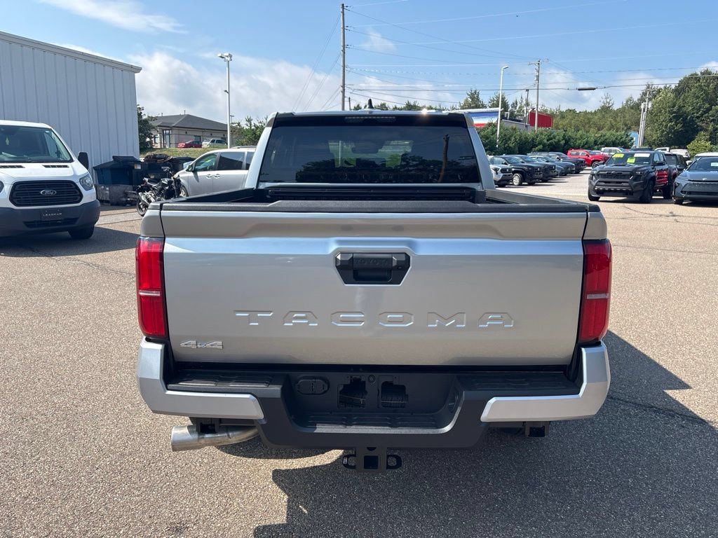 Certified 2026 Toyota Tacoma SR5 AWD/4WD image 6