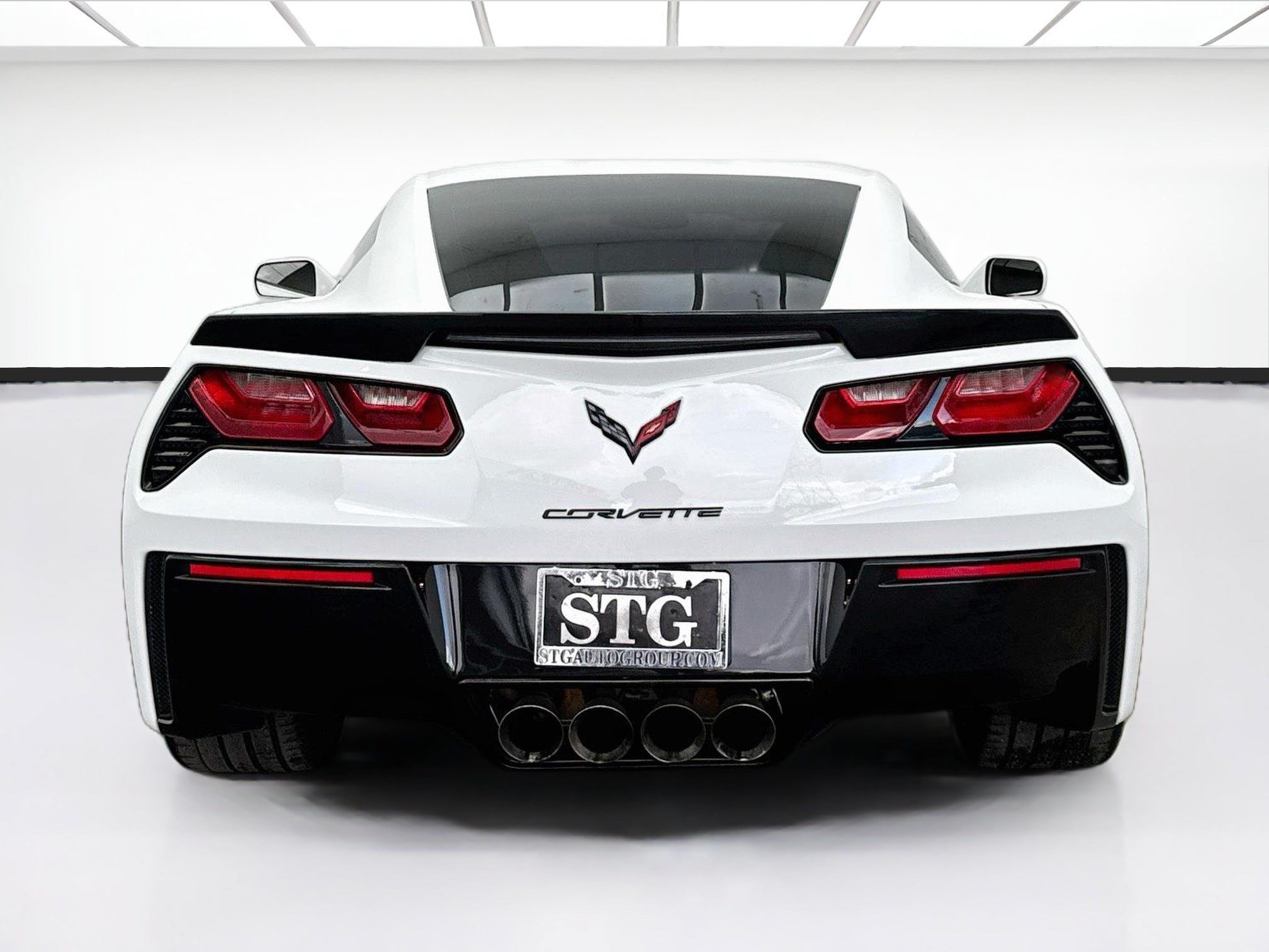 Used 2019 Chevrolet Corvette Stingray Coupe w/ Carbon Flash Badge Package RWD image 5