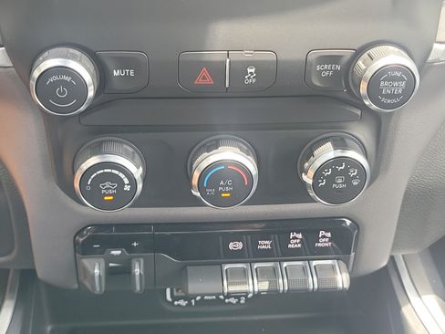 Used 2022 RAM 2500 Big Horn w/ Night Edition AWD/4WD image 28