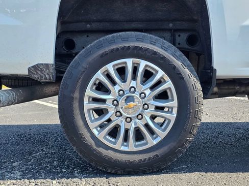 Used 2016 Chevrolet Silverado 2500 High Country w/ Duramax Plus Package AWD/4WD image 7