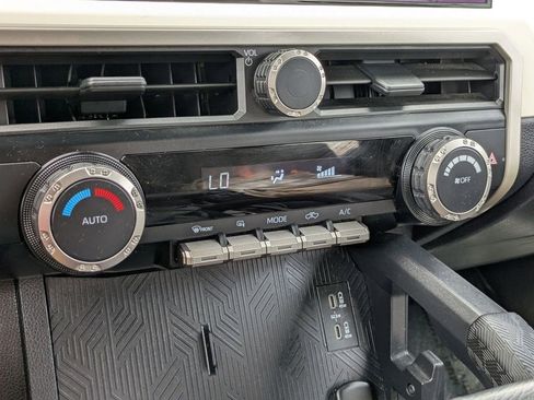 Used 2024 Toyota Tacoma TRD Off-Road image 14