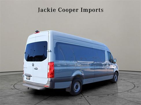 New 2024 Mercedes-Benz eSprinter 170 Cargo image 2