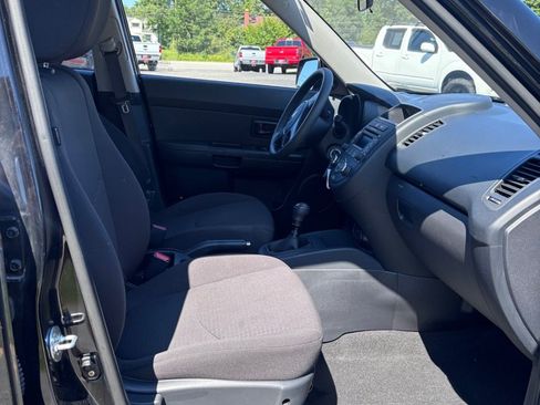 Used 2013 Kia Soul FWD image 11