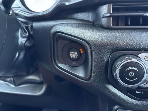 Used 2024 Jeep Wrangler Unlimited AWD/4WD image 24