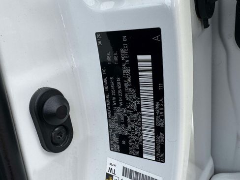 Certified 2020 Toyota Highlander XLE AWD/4WD image 22