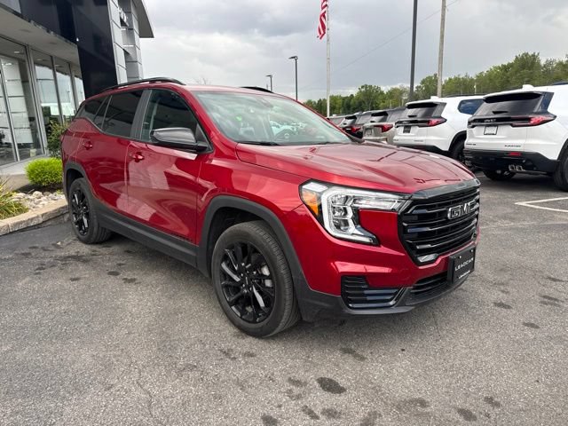 Used 2023 GMC Terrain SLE w/ Driver Convenience Package AWD/4WD image 7