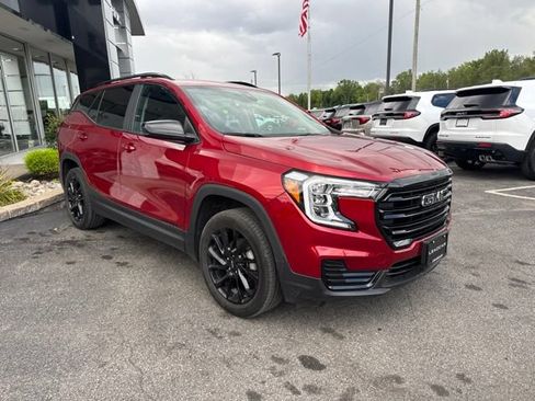 Used 2023 GMC Terrain SLE w/ Driver Convenience Package AWD/4WD image 7