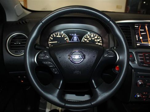 Used 2017 Nissan Pathfinder SL w/ SL Premium Package AWD/4WD image 17