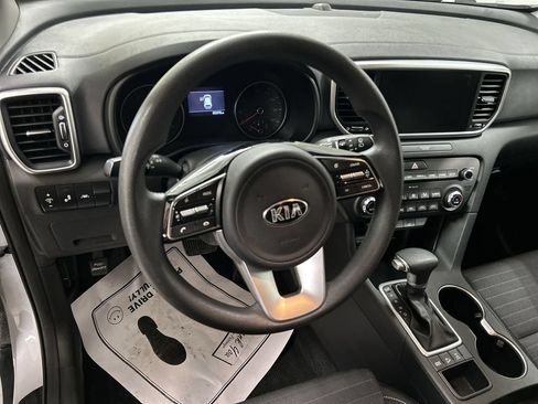 Used 2020 Kia Sportage LX w/ LX Popular Package AWD/4WD image 4