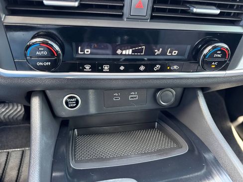 Used 2023 Nissan Rogue SV AWD/4WD image 23