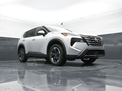 Used 2025 Nissan Rogue SV AWD/4WD image 46