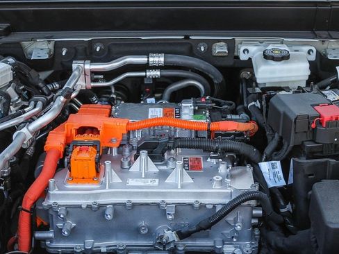 Used 2025 Cadillac Lyriq Sport image 30