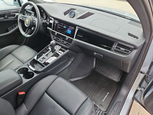 Certified 2026 Porsche Macan AWD/4WD image 27