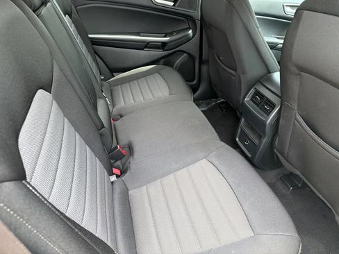 Used 2021 Ford Edge SE FWD image 14