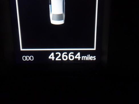 Used 2018 Toyota Corolla XSE FWD image 18