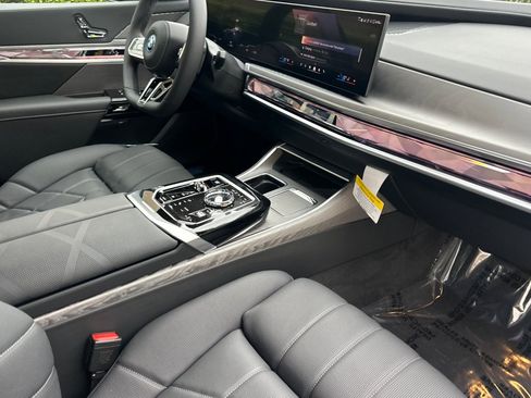 New 2026 BMW i7 xDrive60 image 12