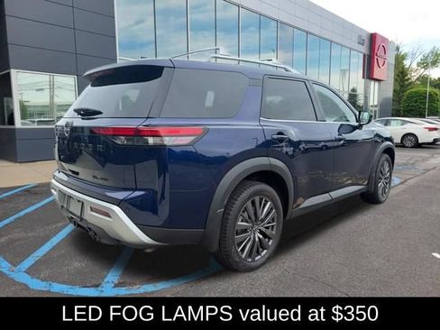 Certified 2025 Nissan Pathfinder SL w/ SL Premium Package AWD/4WD image 8