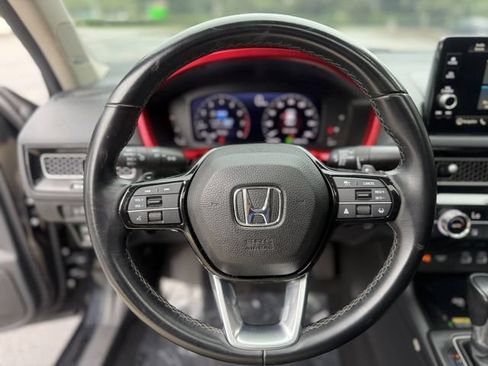 Used 2022 Honda Civic Touring image 3