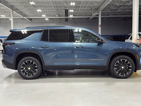 New 2026 Chevrolet Traverse LT w/ Sun and Wheel Package image 3