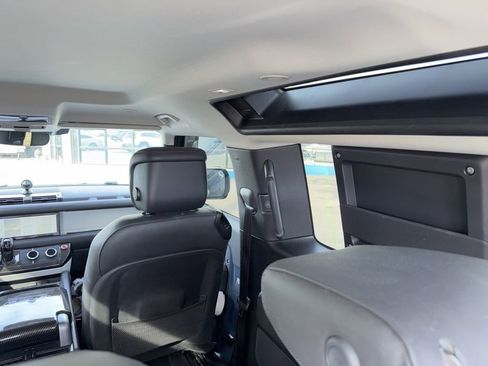 Used 2023 Land Rover Defender 90 S image 17