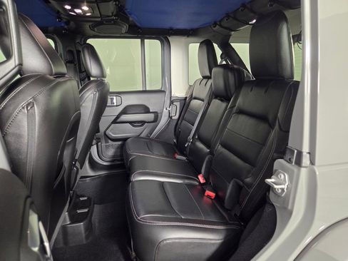 Used 2020 Jeep Wrangler Unlimited Sahara AWD/4WD image 24