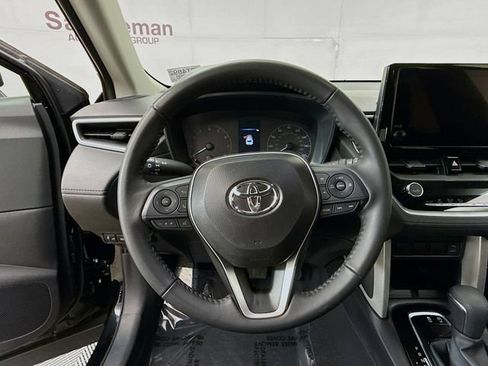 Used 2025 Toyota Corolla Cross LE AWD/4WD image 11