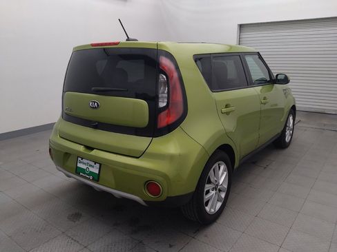 Used 2019 Kia Soul + image 9