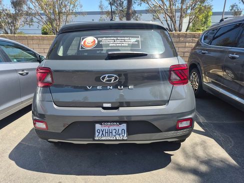 Used 2026 Hyundai Venue SE FWD image 7