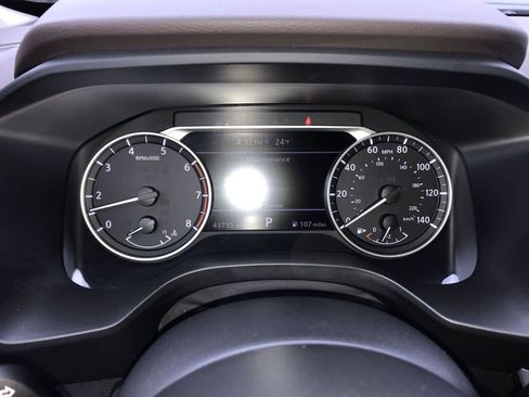 Used 2023 Nissan Rogue SV w/ SV Premium Package image 15