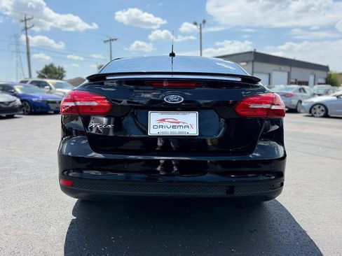Used 2018 Ford Focus Titanium FWD image 4