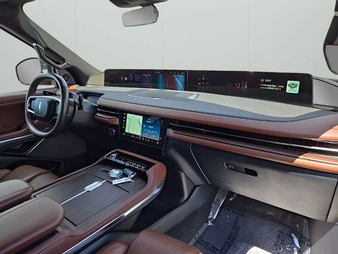 Used 2025 Lincoln Navigator Reserve AWD/4WD image 21