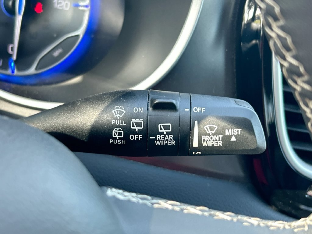 Used 2024 Chrysler Pacifica Touring-L FWD image 20