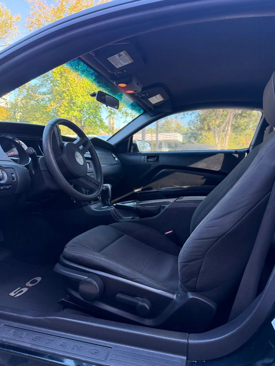 Used 2011 Ford Mustang GT RWD image 10