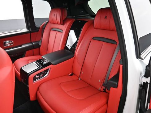 Certified 2019 Rolls-Royce Cullinan AWD/4WD image 25