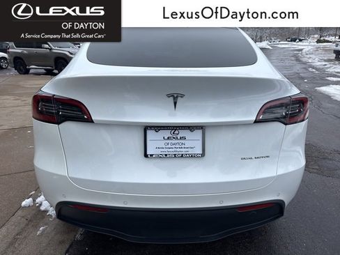 Used 2022 Tesla Model Y Long Range image 4