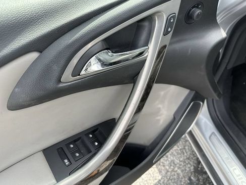 Used 2013 Buick Verano Convenience FWD image 17