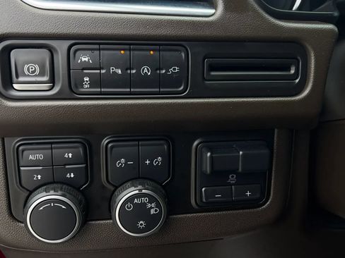 Used 2021 Chevrolet Tahoe LT w/ LT Signature Package image 44