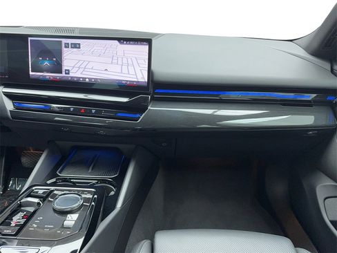 Used 2025 BMW 530i image 18