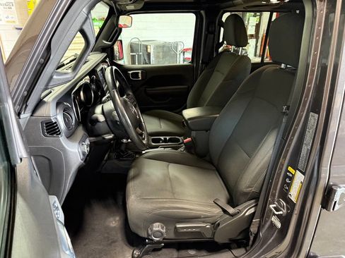 Used 2021 Jeep Wrangler Unlimited Sport AWD/4WD image 24