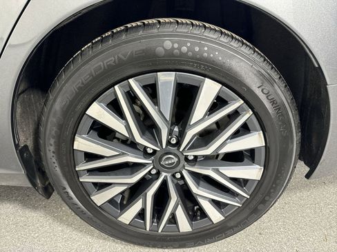 Certified 2024 Nissan Altima 2.5 SV image 5