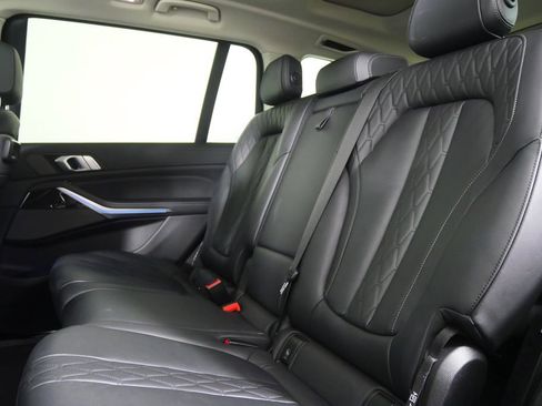 Used 2021 BMW X7 xDrive40i w/ Executive Package image 16